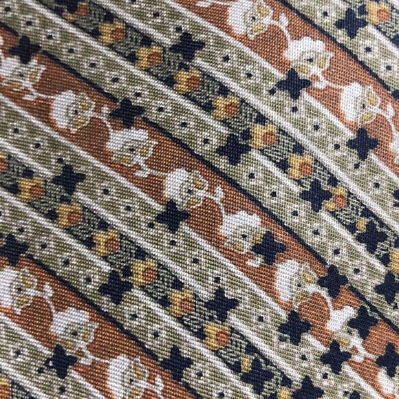 Yves Saint Laurent 💯% Silk Tie - Picture 5 of 5